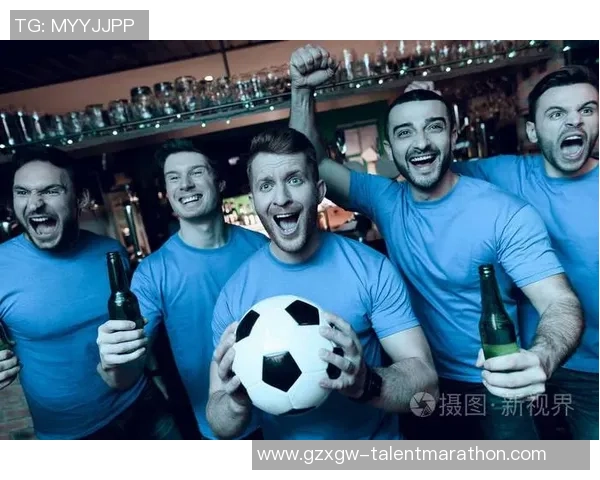 足球明星畅饮啤酒精彩瞬间高清视频回顾尽享运动与欢聚的乐趣