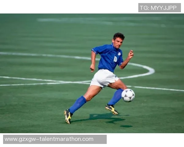 足球明星精彩瞬间展现过人技巧与灵动身姿的完美结合